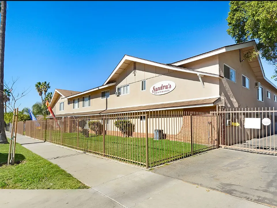 Sandra's Apartments