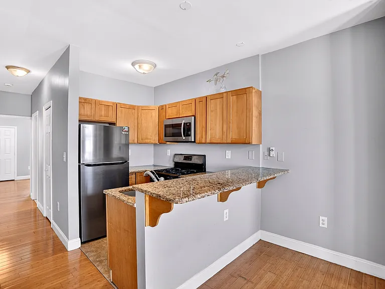 150 Van Horne St #2 — Photo 17