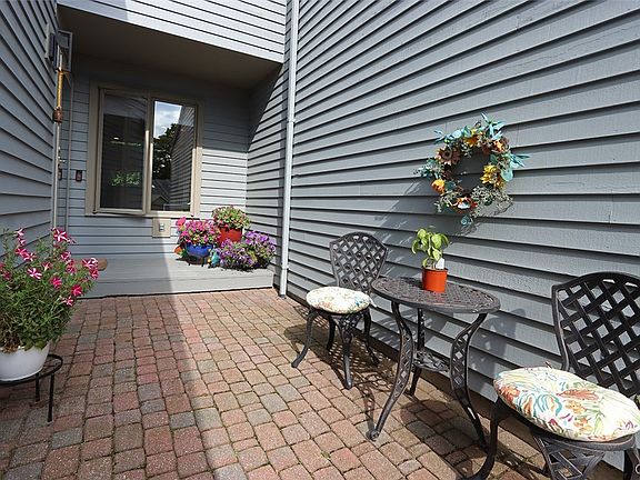 4th image of 3626 Melvin Dr S