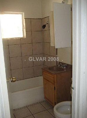 3rd image of 2111 Stewart Ave