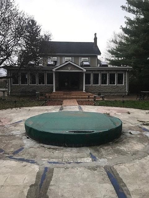 2nd image of 6473 Beechmont Ave