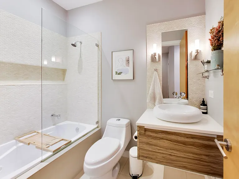 879 N Marshfield St #2 — Photo 18