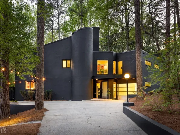 1042 Nawench Dr NW, Atlanta, GA 30327