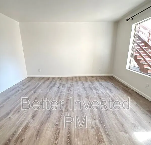 745 S Dora St #H — Photo 2