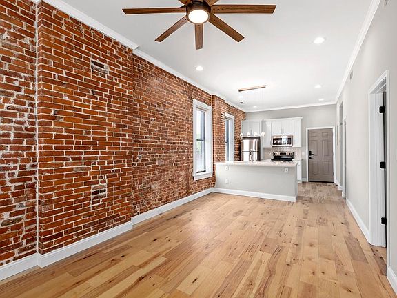 3rd image of 1200 Allen Ave