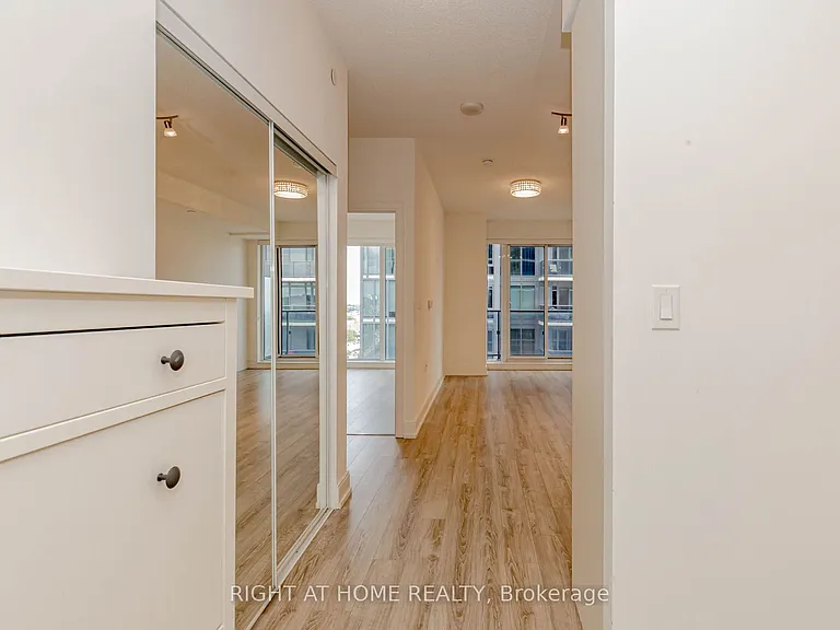 9608 Yonge St #1603 — Photo 10