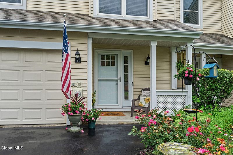 3rd image of 60 Stoney Creek Drive