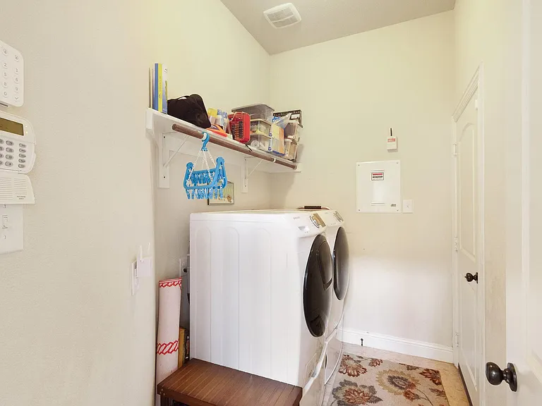 2573 Hannah Cir — Photo 25