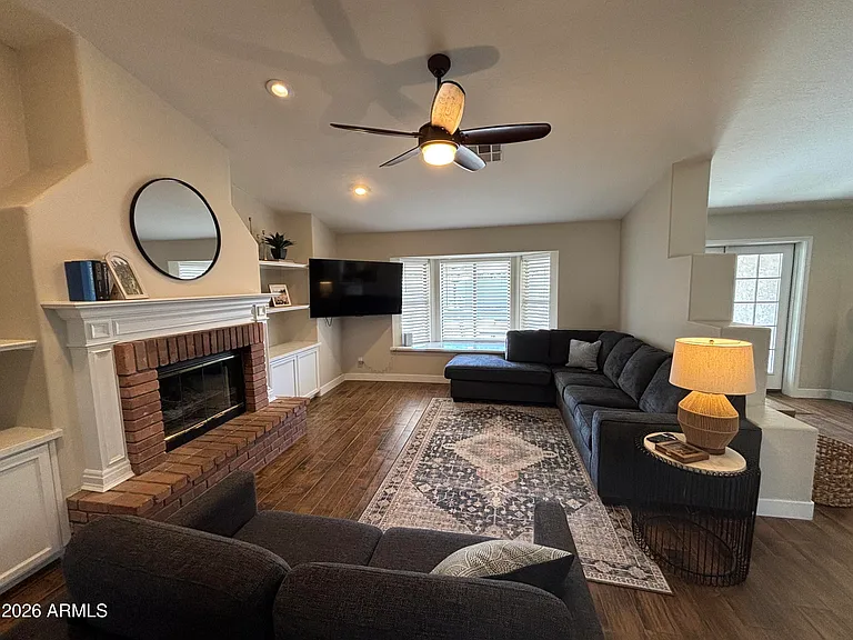 2041 E Marquette Dr — Photo 33
