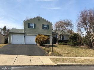 30 Lawson Dr, Huntingdon Valley, PA 19006