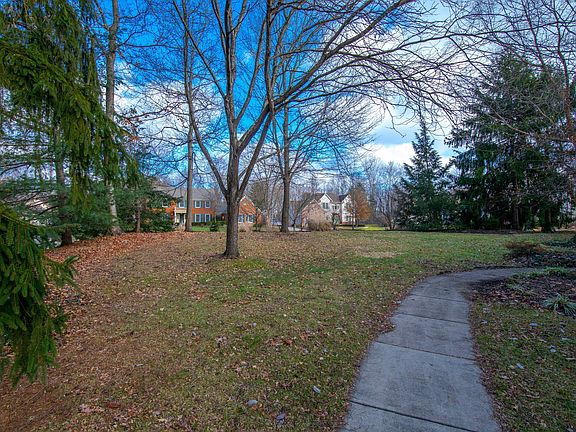 4th image of 9470 Timberbank Cir