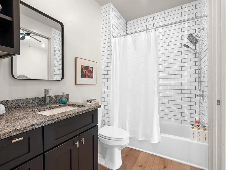 The Grad Luxury Apartments — Photo 7