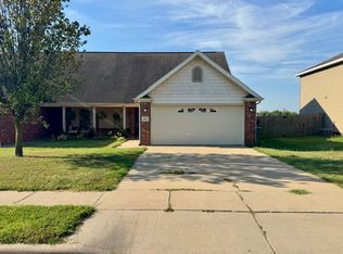 813 Baker St NW, Gravette, AR 72736