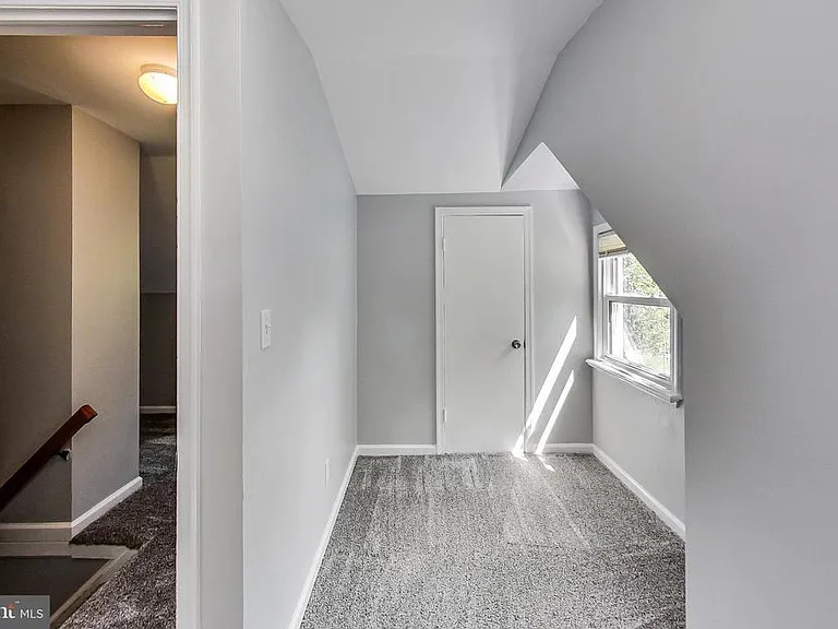 6641 Barrett Rd — Photo 32