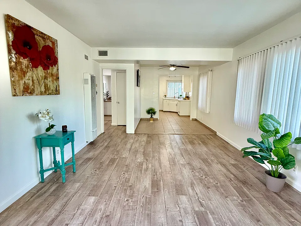 1002 E Imperial Ave #1