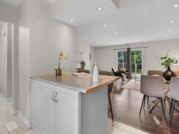 421 Bairstow Cres, Waterloo, ON N2K 2H7