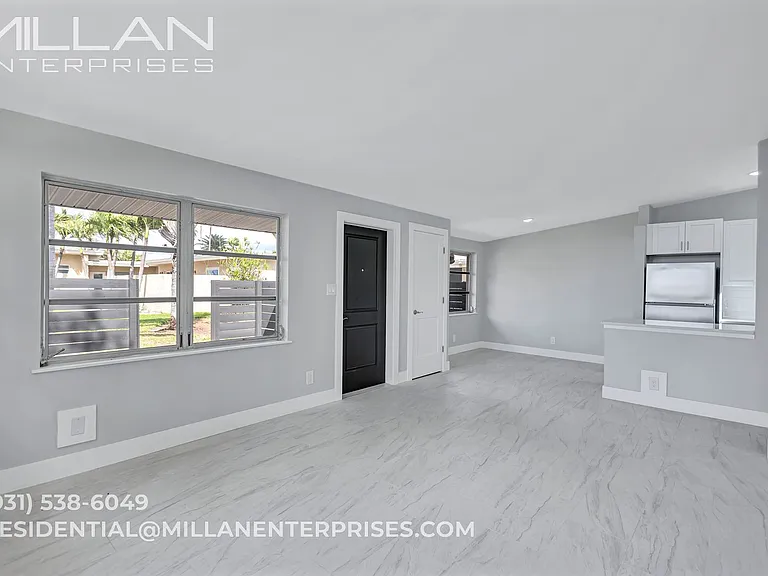 325 Capri Boulevard — Photo 6