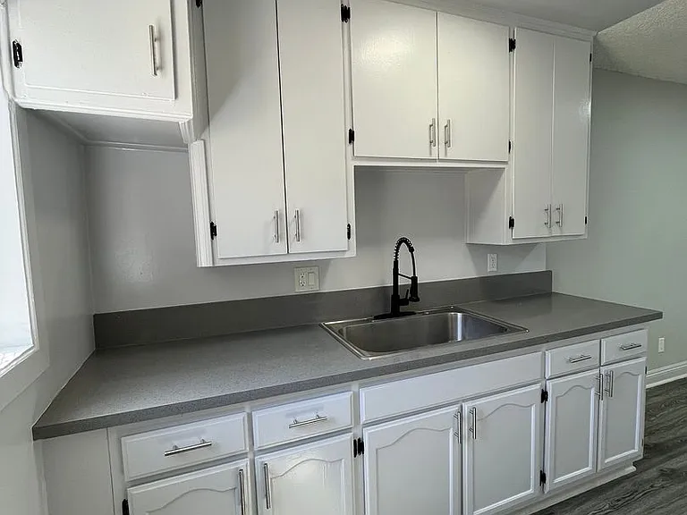 11530 S Normandie Ave — Photo 8
