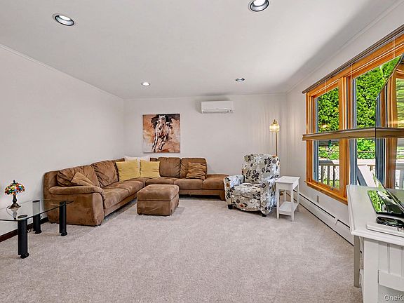 5th image of 86 Birch Street