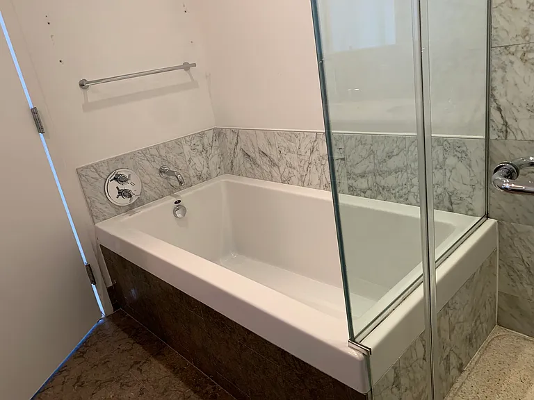 100 Jay St #22G — Photo 19