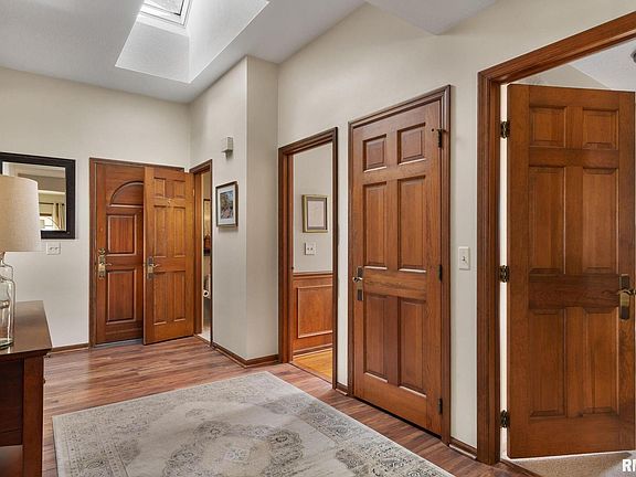 5th image of 226 Grant St