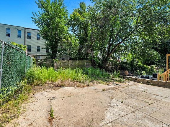 5th image of 252 Woodbine Street