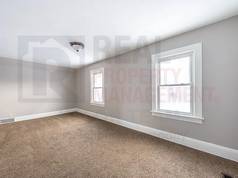 8107 Goodman Ave — Photo 5