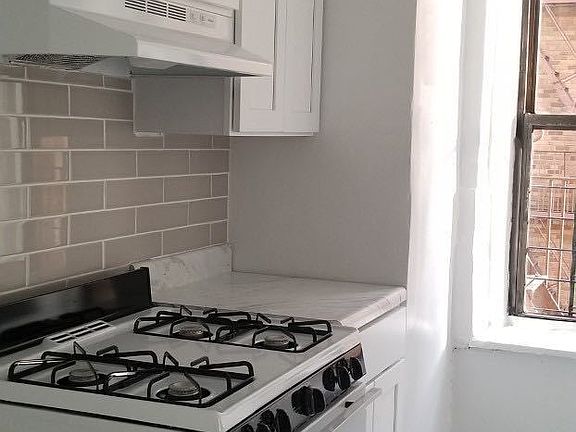 3rd image of 721 Walton Ave APT D11