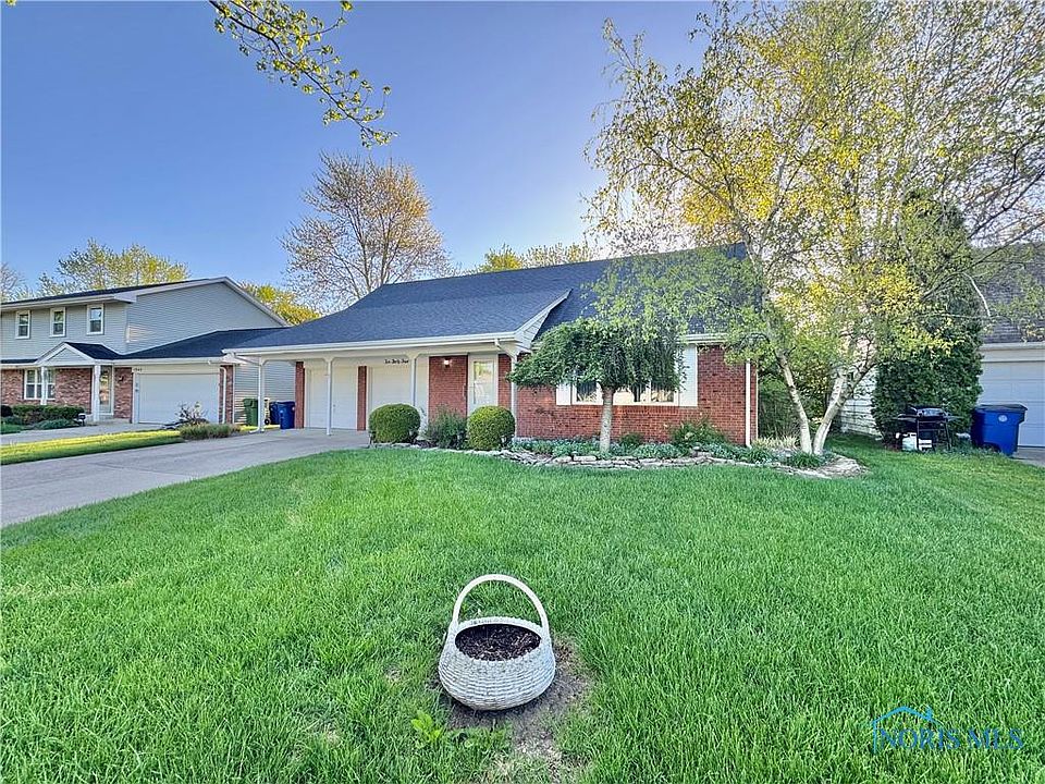 1st image of 1044 Village Dr
