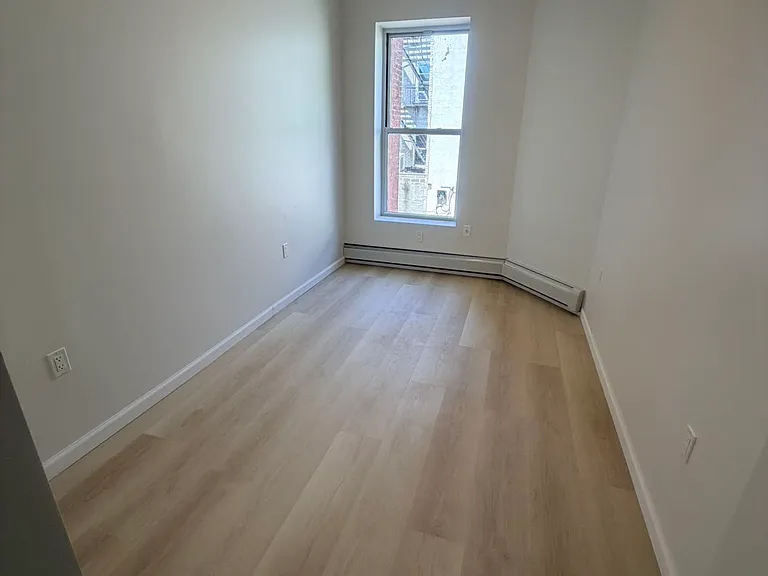 377 Kosciuszko St #2R — Photo 5