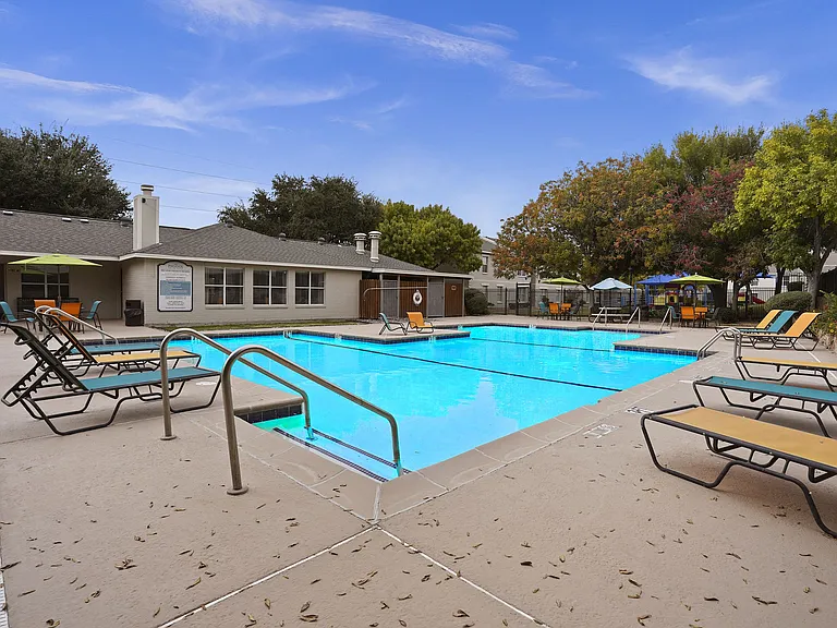 Phoenix Apts. — Photo 20