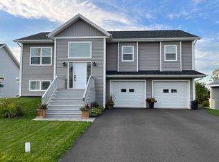 8 Keaton Dr, Charlottetown, PE C1E3M6