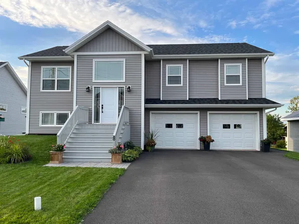 8 Keaton Dr, Charlottetown, PE C1E 3M6