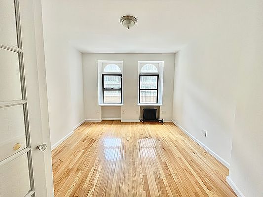 1st image of 154 Columbus Ave APT 5N