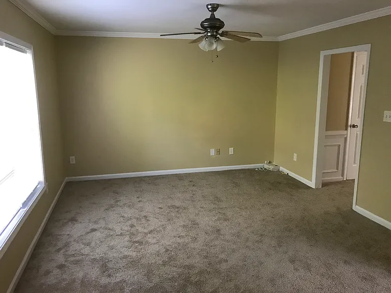 2847 Filbert St — Photo 4