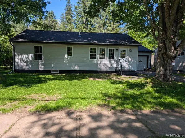 163 N Willow St, Oneida, NY 13421