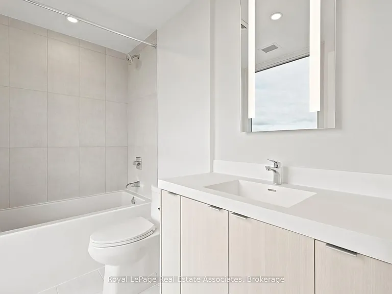 25 Cordova Ave #1812 — Photo 19