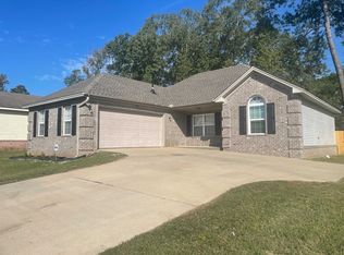 8200 Oxford Valley Dr, Mabelvale, AR 72103