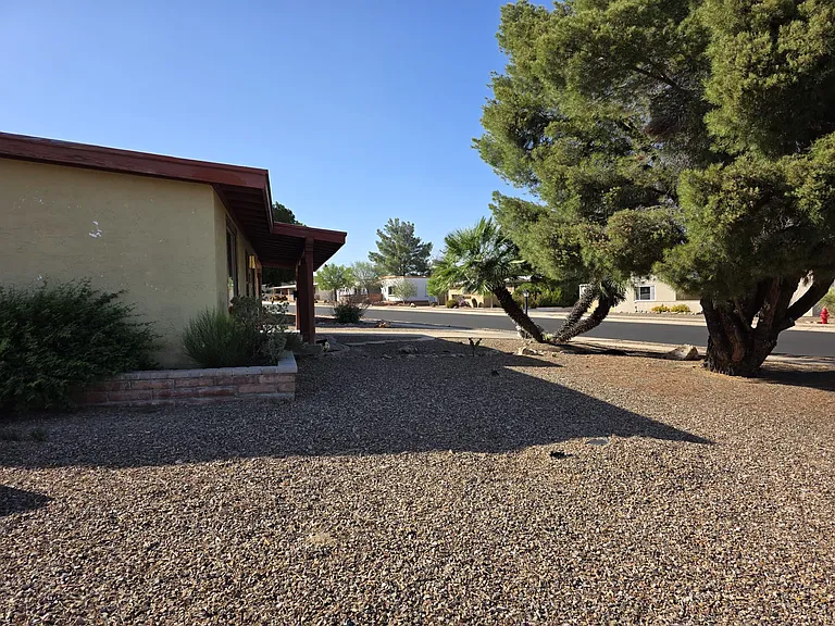 240 E La Huerta — Photo 4