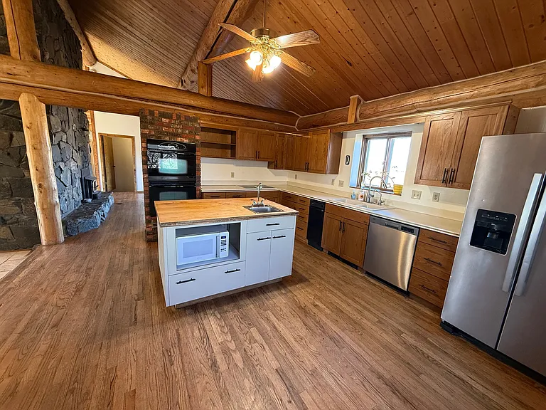 545 Coulee Dr — Photo 11