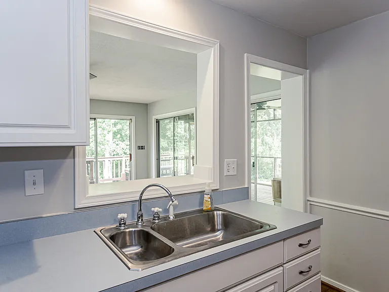 11402 Creekside Dr — Photo 8