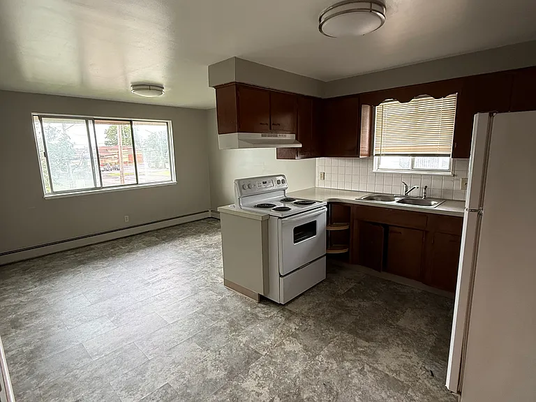 574 S Transit St #8 — Photo 1