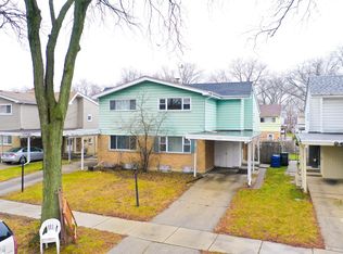 9438 Ironwood Ln, Des Plaines, IL 60016