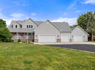 N5648 Fairway Dr, New London, WI 54961