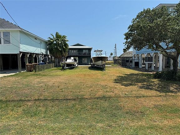 3rd image of 4037 Laguna Shores Rd