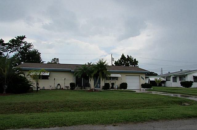 2nd image of 104 SE Camino St