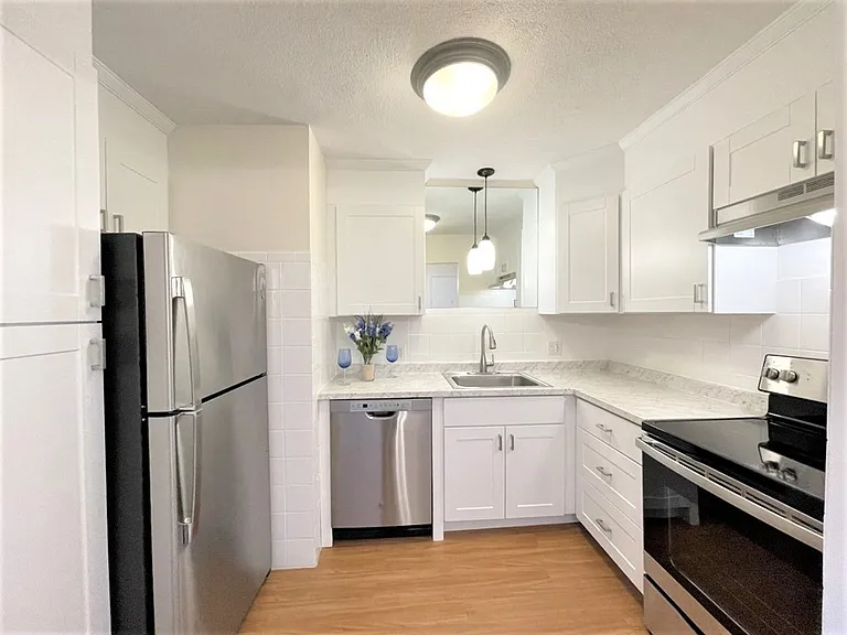 295 Main St #28 — Photo 2