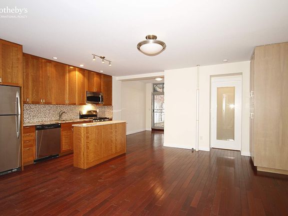 2nd image of 134 W 87th St APT 1R