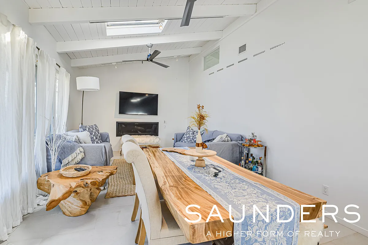 Building Photo - 143 Soundview Dr