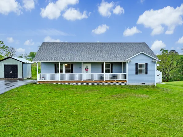 395 Pinnacle Dr, Lewisburg, WV 24901